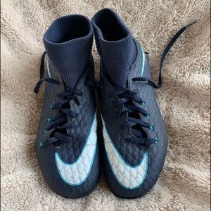 ⚽️ Nike HyperVenom Soccer Cleats. Youth / Kids Size 5.